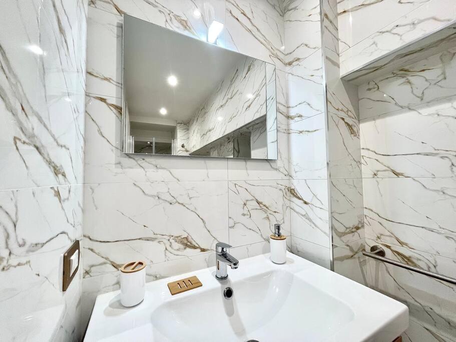 Isabel Suite Наполи Екстериор снимка