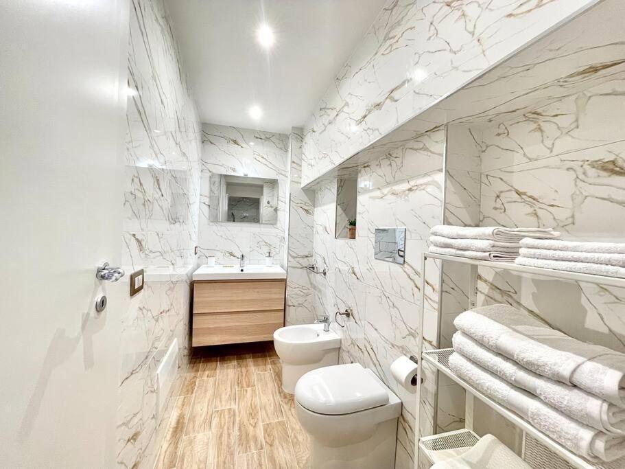Isabel Suite Наполи Екстериор снимка