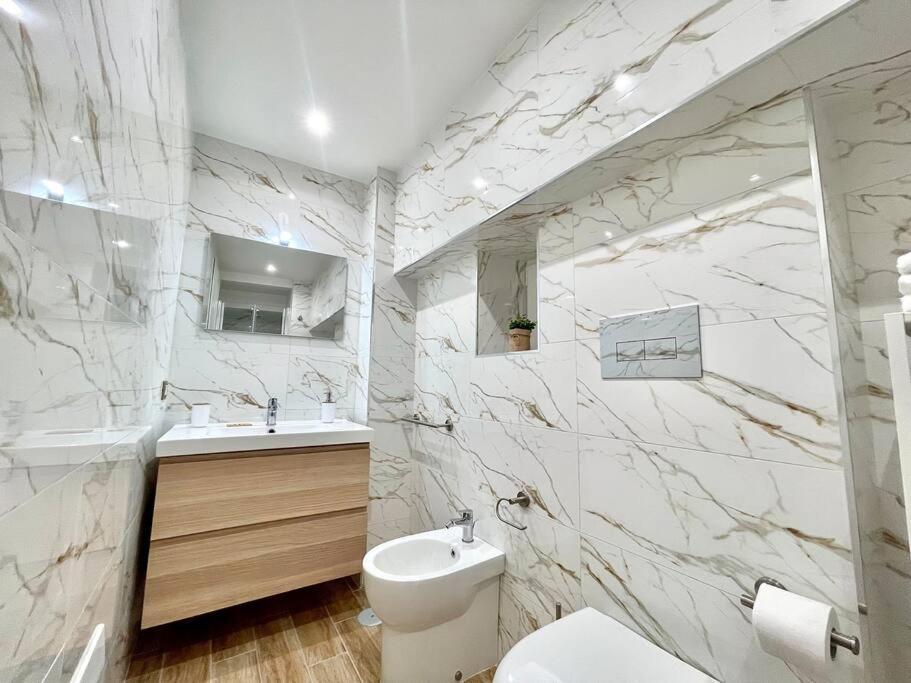 Isabel Suite Наполи Екстериор снимка