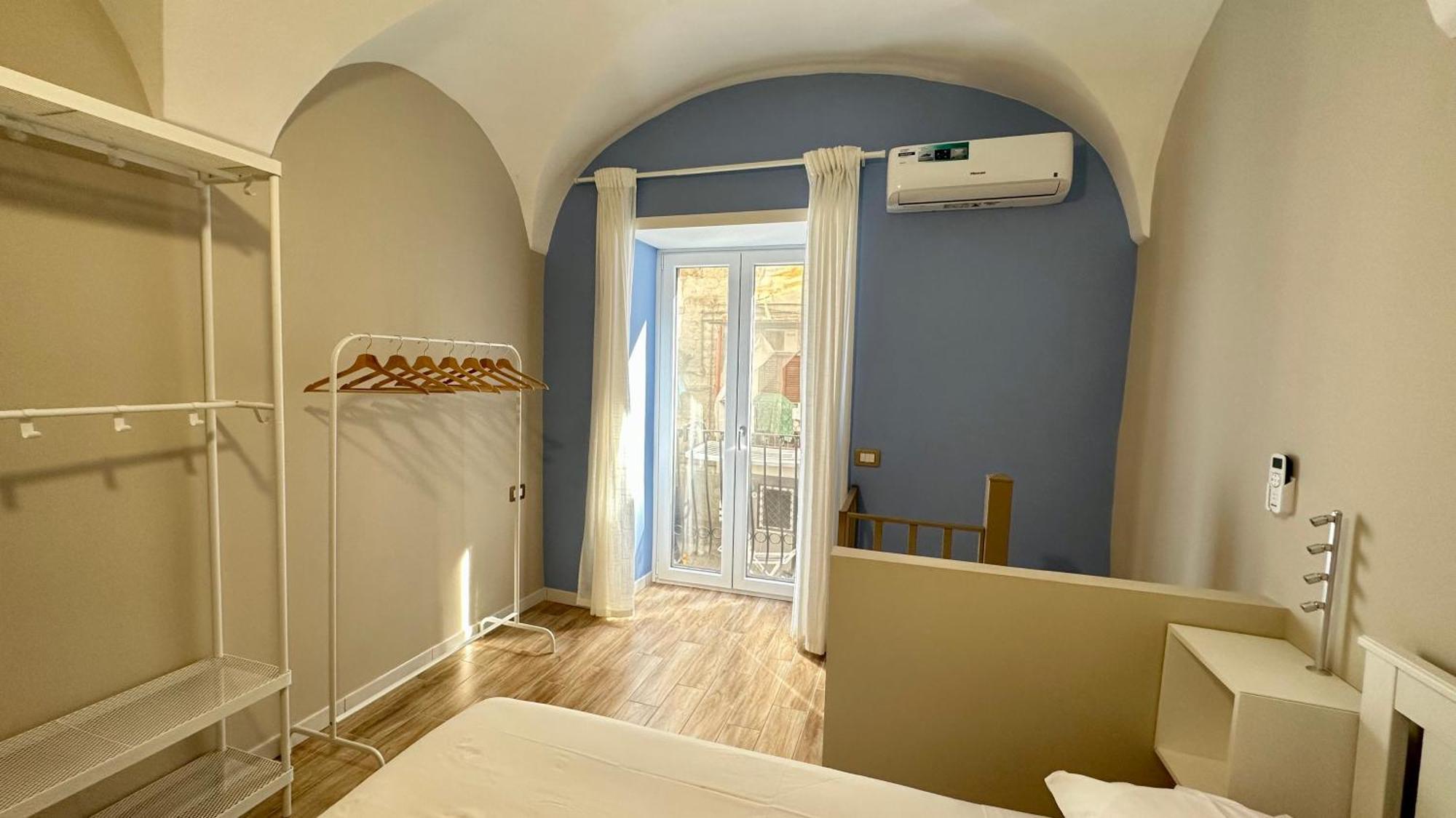 Isabel Suite Наполи Екстериор снимка