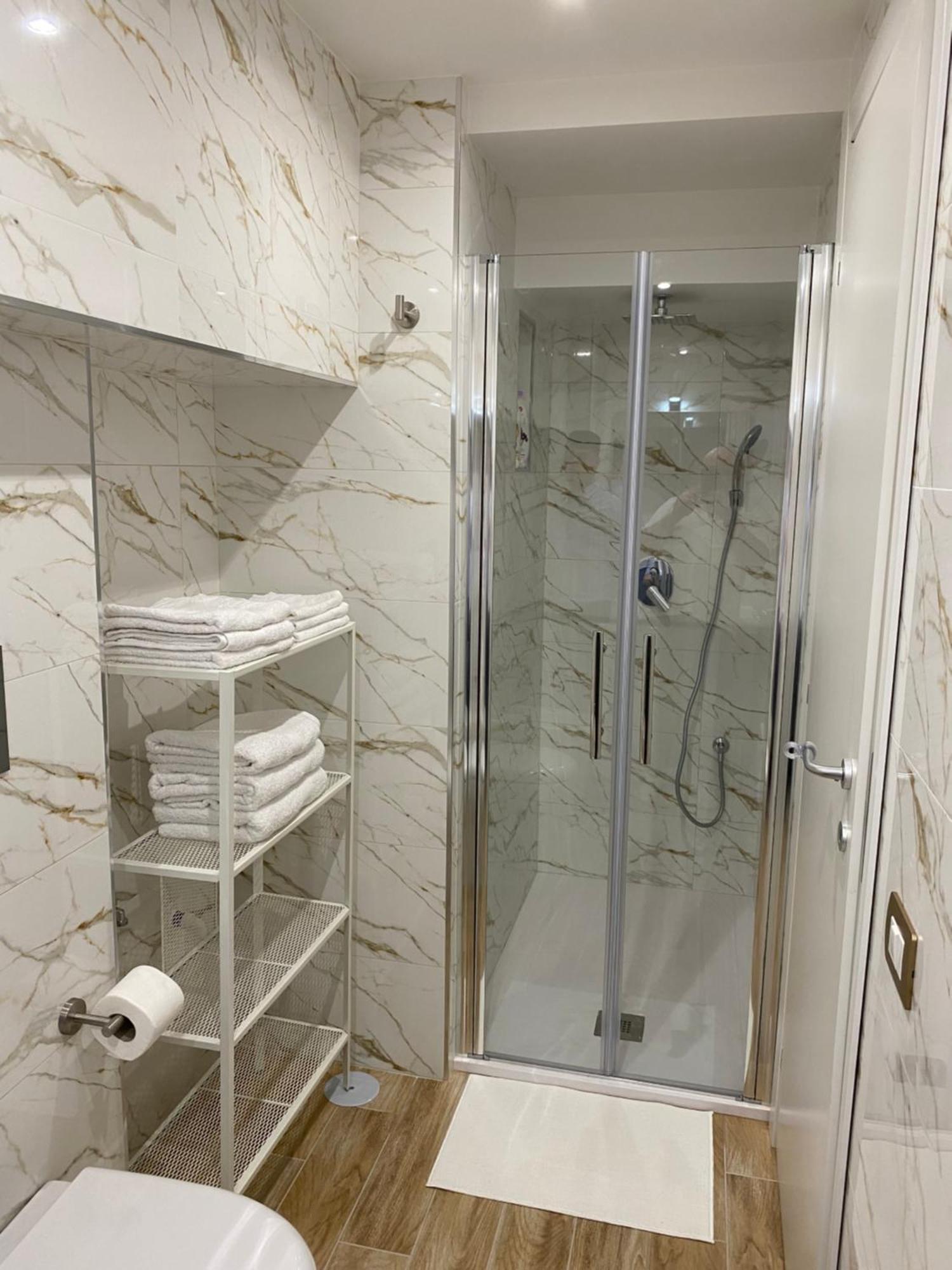 Isabel Suite Наполи Екстериор снимка