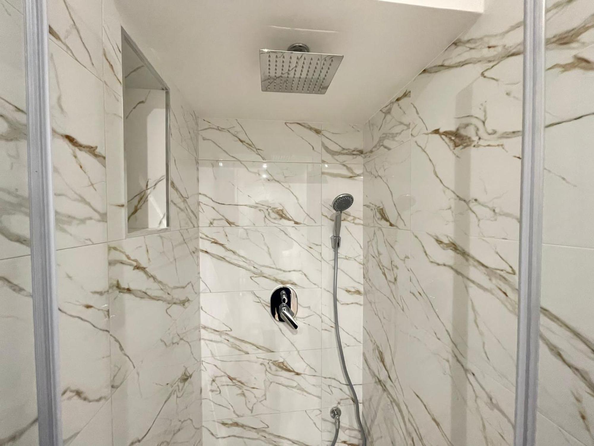 Isabel Suite Наполи Екстериор снимка